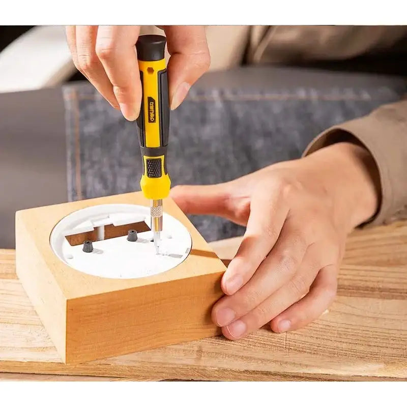 Deli Verktygskit 33 delar - Skruvmejslar / Bits i praktiskt fodral - EDL1033D - Action King